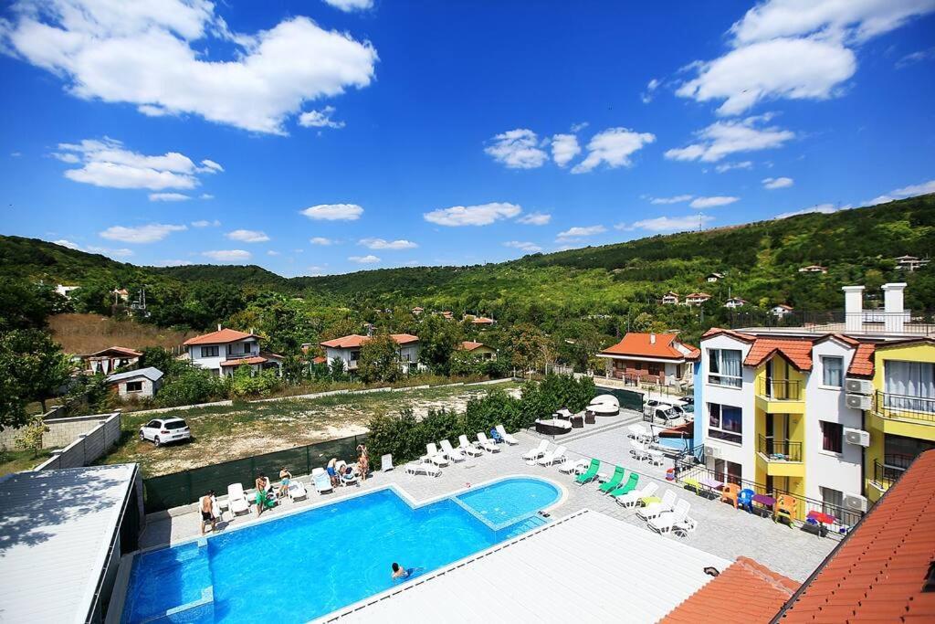 בלצ'יק Modern Delux Apartments In Flowers&Pool Private Complex מראה חיצוני תמונה