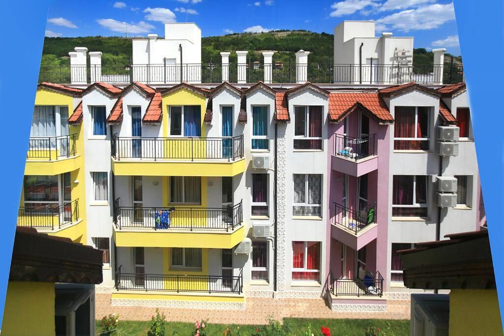 בלצ'יק Modern Delux Apartments In Flowers&Pool Private Complex מראה חיצוני תמונה