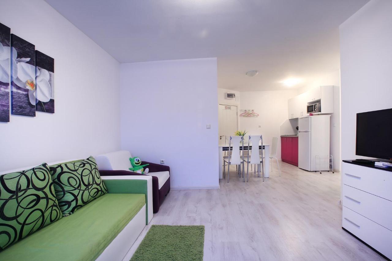 בלצ'יק Modern Delux Apartments In Flowers&Pool Private Complex מראה חיצוני תמונה