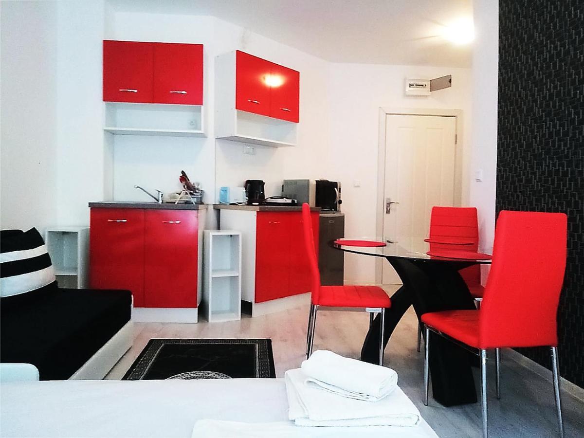 בלצ'יק Modern Delux Apartments In Flowers&Pool Private Complex מראה חיצוני תמונה